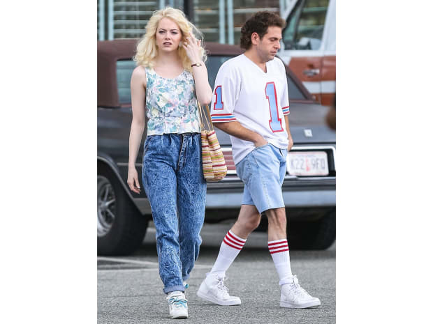 Jonah Hill is lean on-set 18 jonah hill rocks slimmed down figure and 80s hairstyle on maniac set