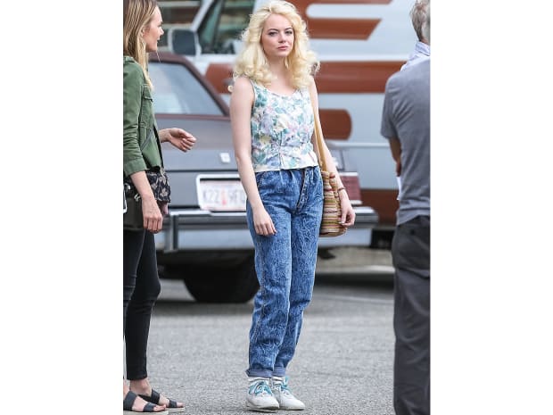 Jonah Hill is lean on-set 15 jonah hill rocks slimmed down figure and 80s hairstyle on maniac set