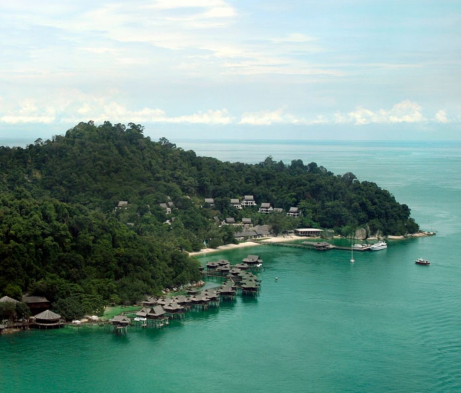The 23 Best Overwater Bungalows in the World