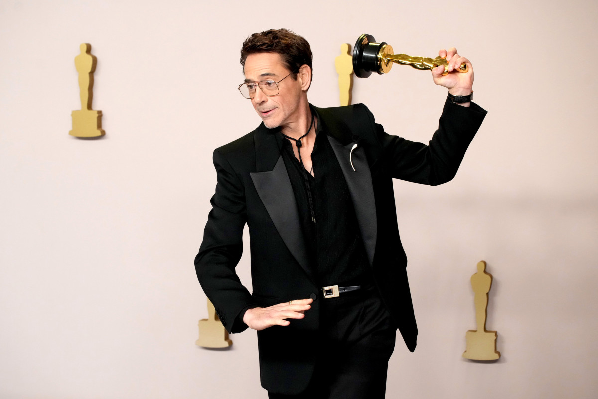 Robert Downey Jr.’s Marvel Friends Honor the Actor After His Oscar Win