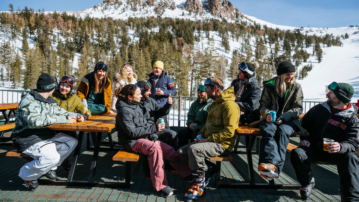 These 10 Après-Ski Essentials Are the Perfect Way to End a Ski Day