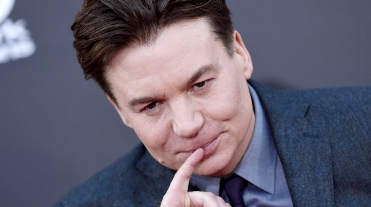 Mike Myers Looks Nearly Unrecognizable in Rare Public Appearance