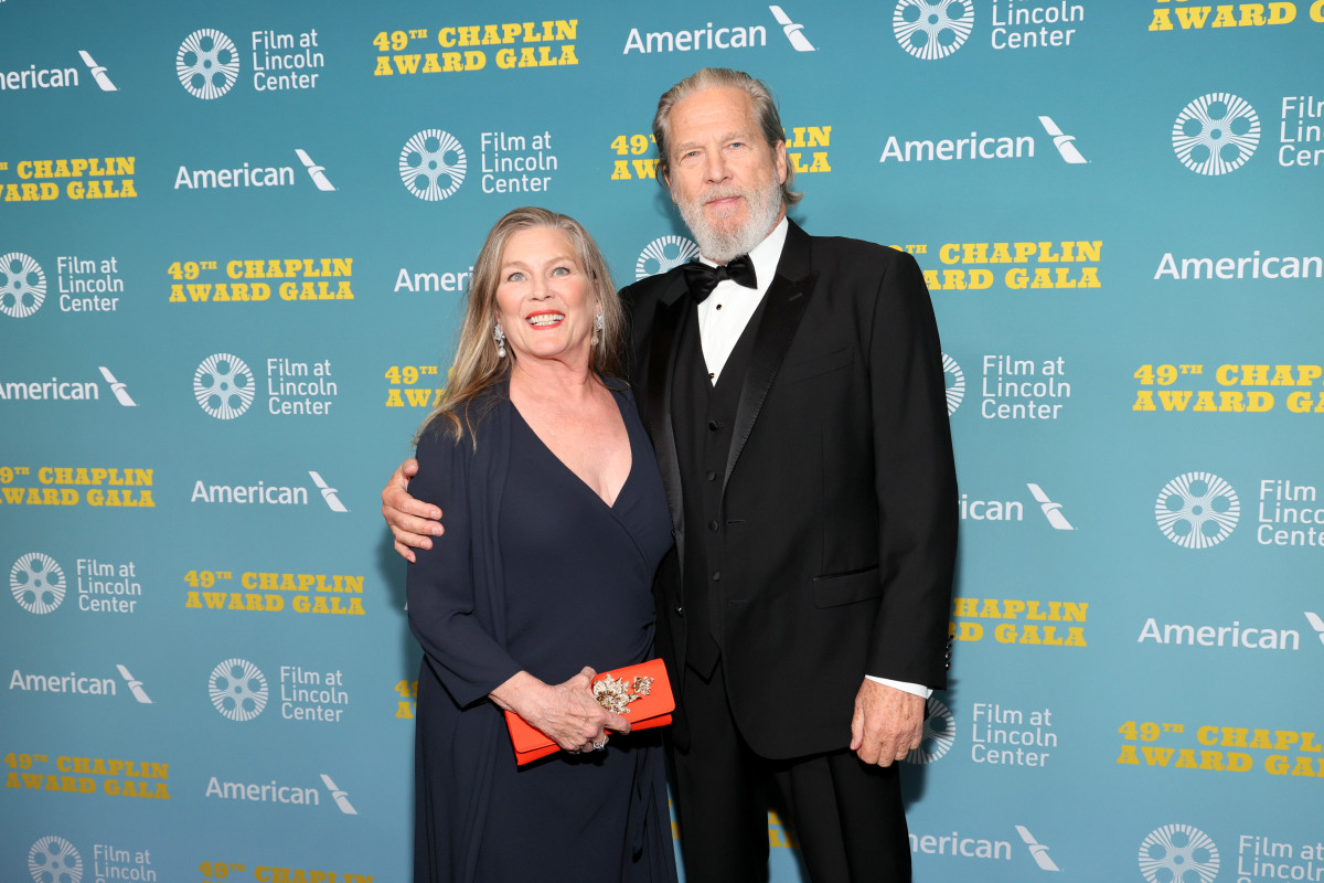 Jeff Bridges Gives Blunt Answer About Secret to 48-Year Marriage