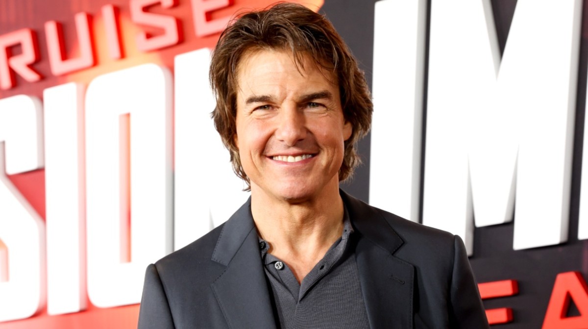 Tom Cruise Pictured With His Children in Rare Resurfaced Photo