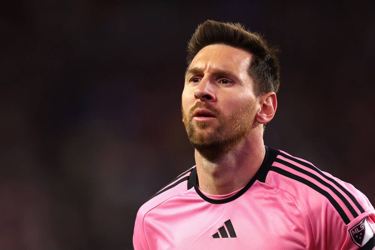 Lionel Messi Napkin Fetches Nearly Seven Figures at Auction