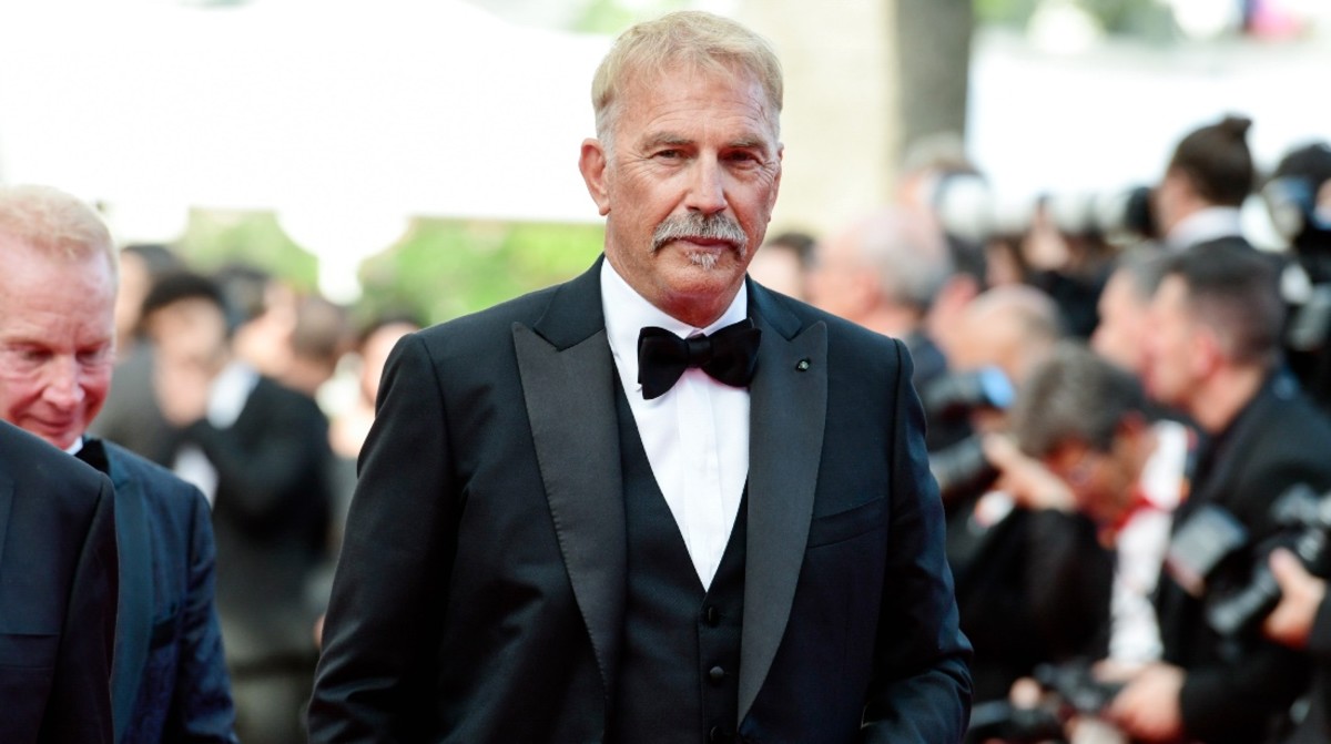 Kevin Costner Makes Rare Public Appearance With His Five Children