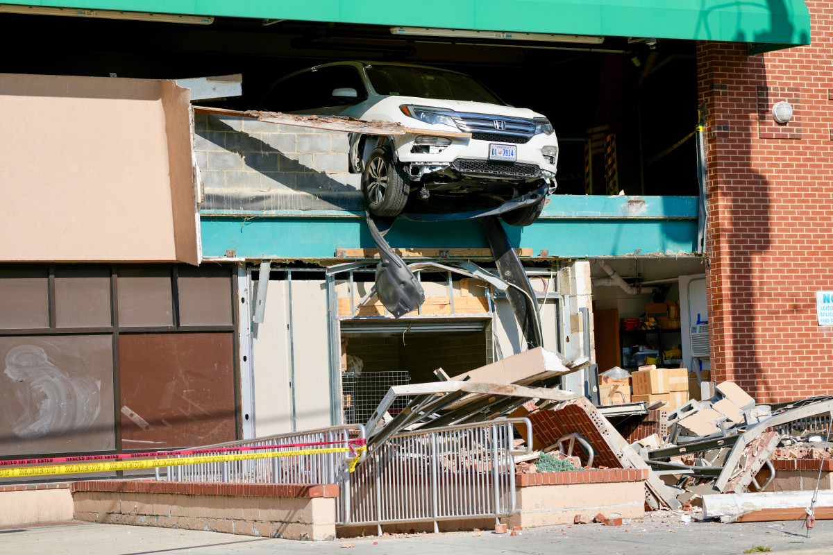 Car crashes into building