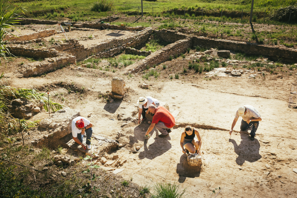 Archaeologists working on the medieval sword discovery