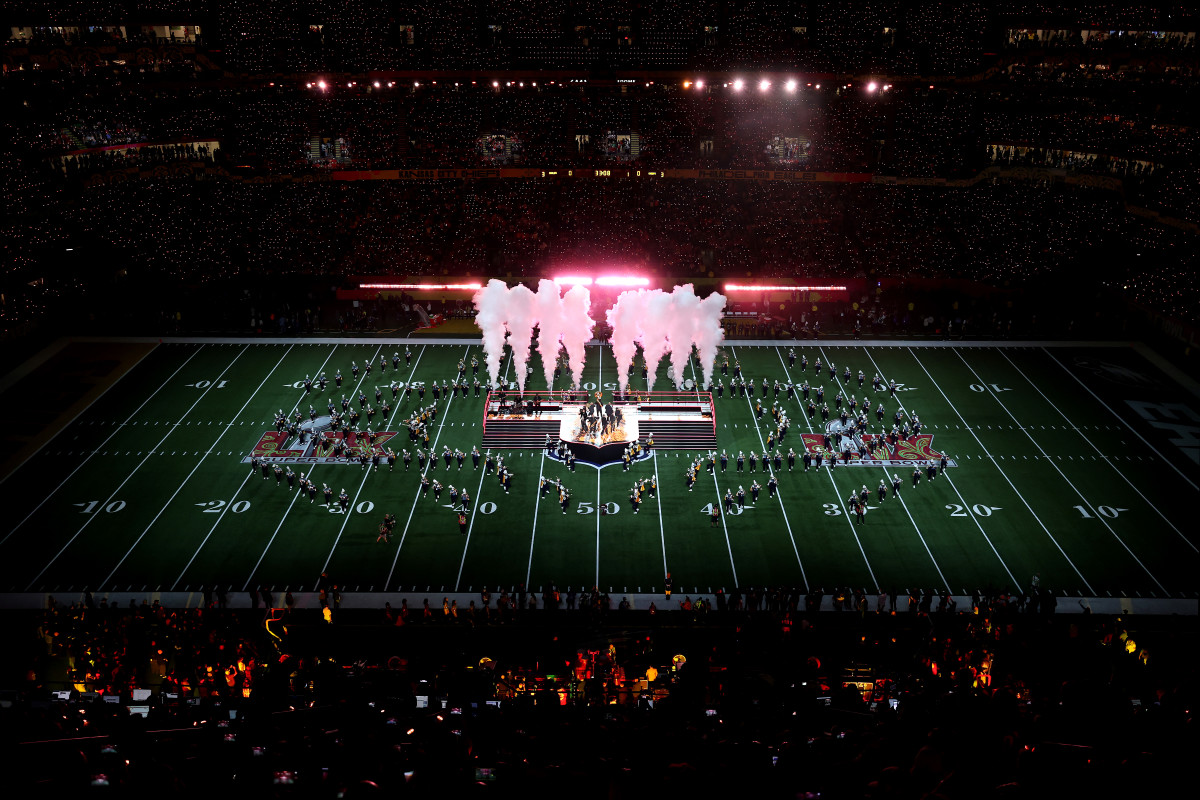 Nogometni sindikat kritiziral FIFA-o, NFL kaznoval igralce zaradi prodaje vstopnic