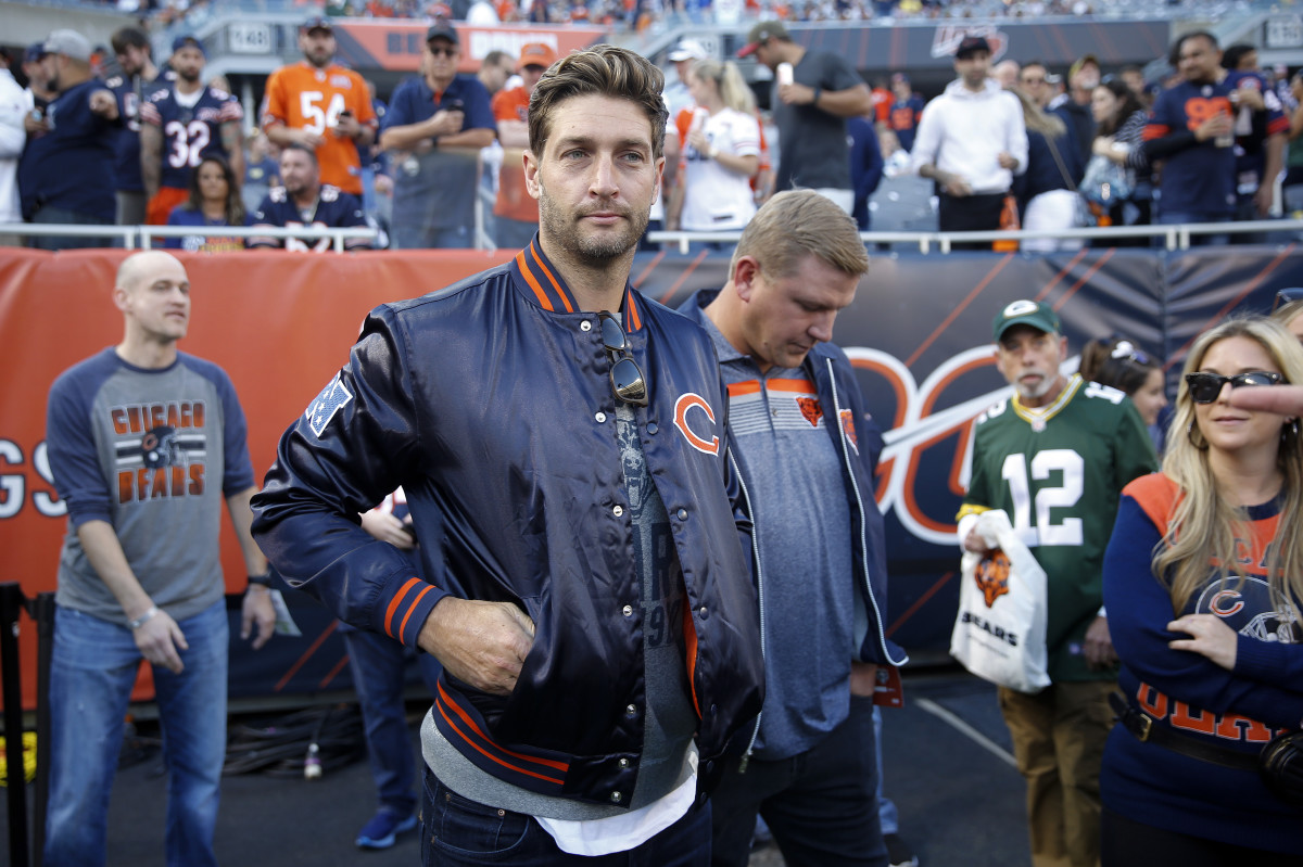 Former NFL Quarterback Jay Cutler Begins Jail Sentence for DUI