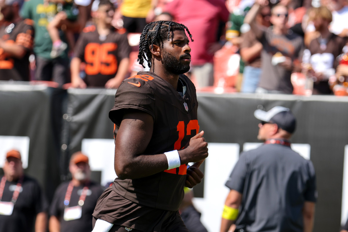 Shedeur Sanders' Pregame Moment With Father Deion Going Viral