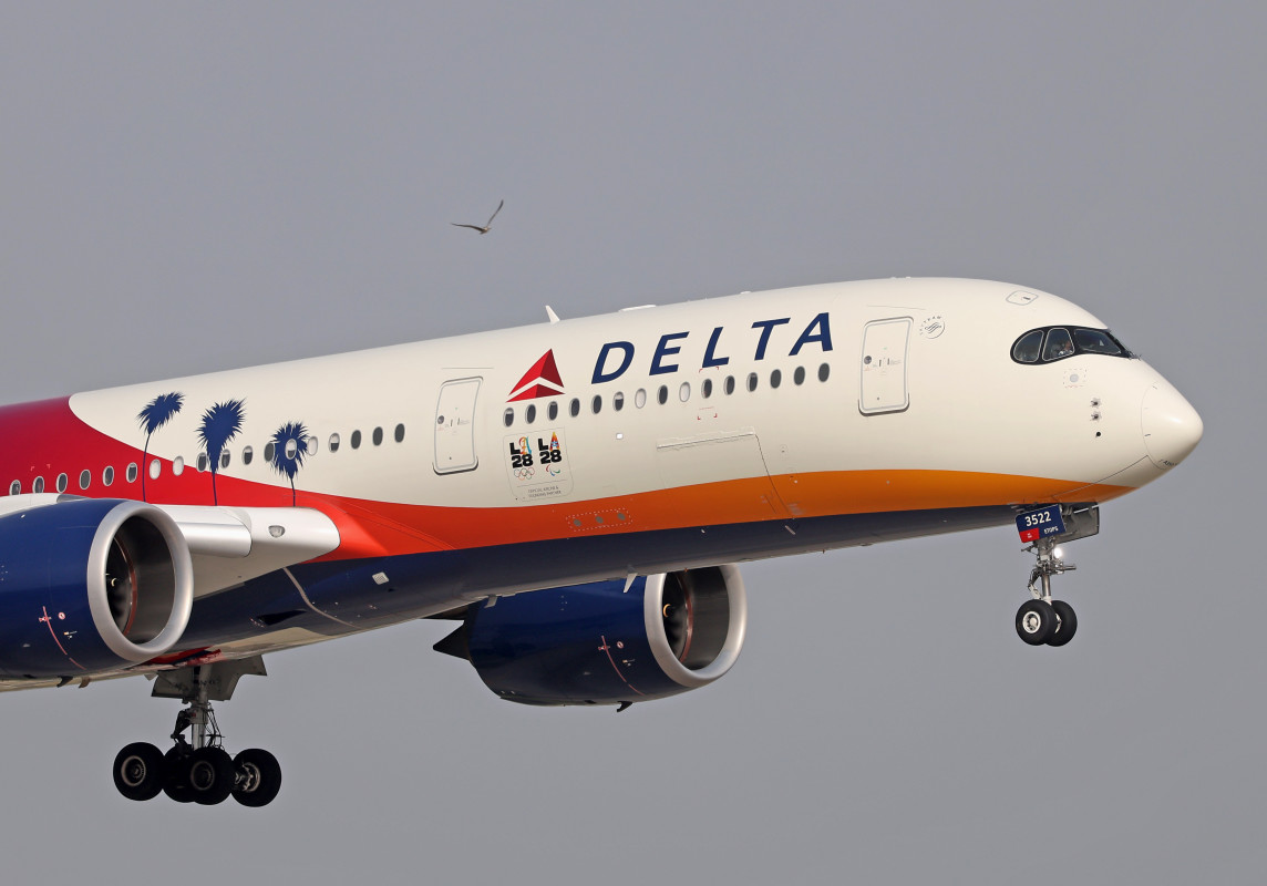 Two Delta Airline Jets Collide on Taxiway - Leading to Injury