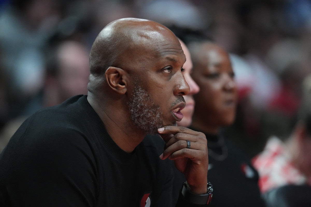 Report: NBA Coach Charged in Illegal Poker Operation With Mafia Ties