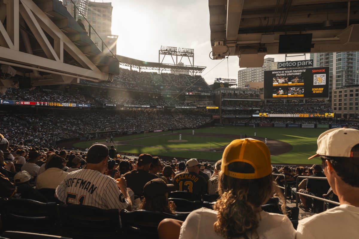 Former NL Cy Young Winner Dies at 75, Cause of Death Not Given