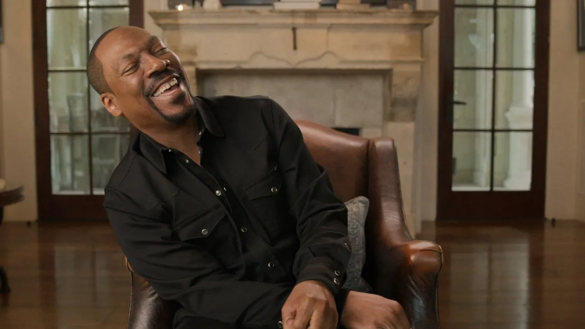 Eddie Murphy Claims Oscar-Winning Actor Propositioned Him