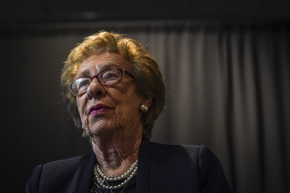 Umrla je Eva Schloss, polsestra Ane Frank in preživela žrtev holokavsta