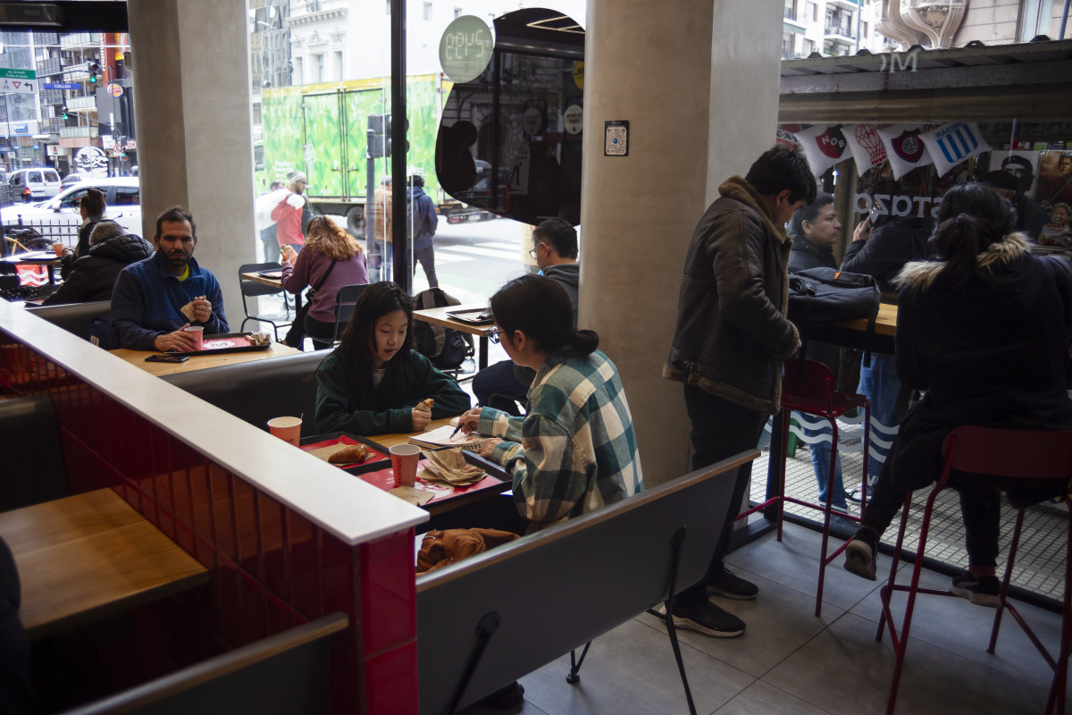 Where to Eat on Christmas Eve and Christmas Day: Which Restaurant Chains Are Open?