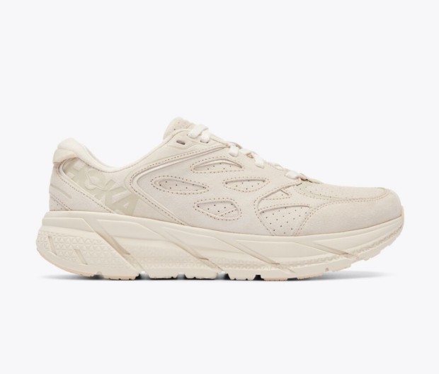 The Best Walking Shoes for Traveling 35 4 hoka clifton l suede