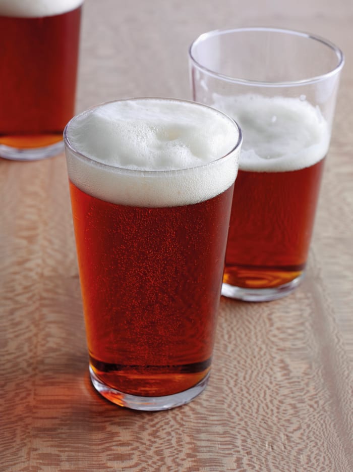 The Right Temperature to Drink Different Beers, from IPAs to Stouts Men's Journal