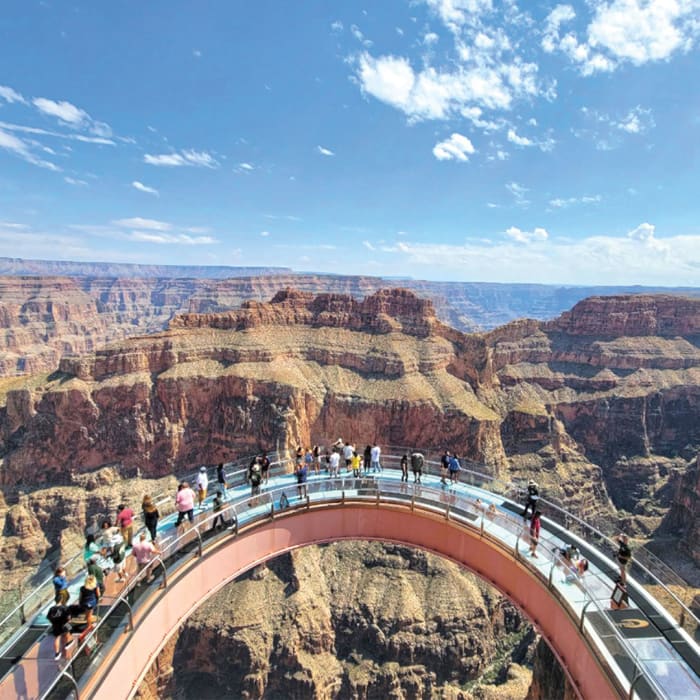 Best Lookout Points in the World for Unbeatable Views Men