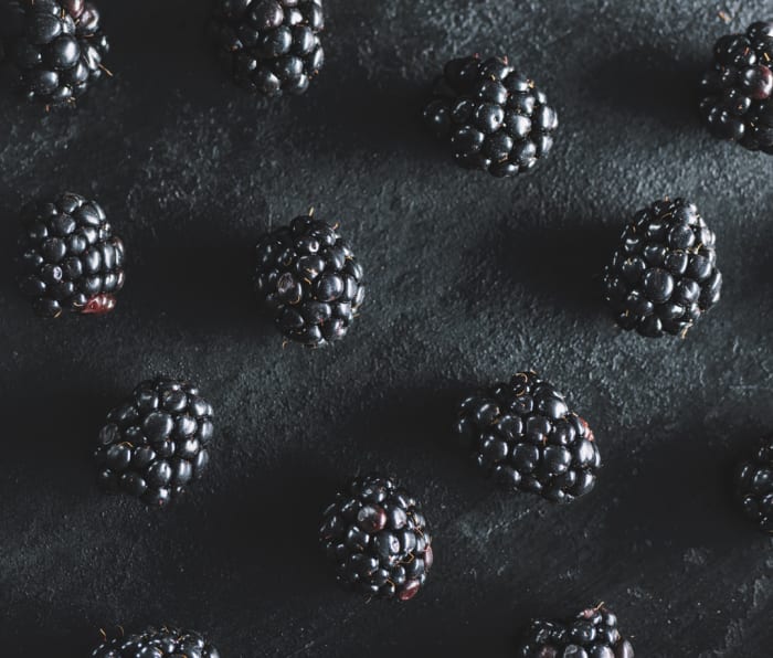 The Fruits Low in Sugar That'll Help You Lose Weight, Ranked Men's