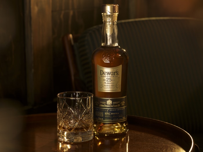 Dewar’s 25 is an Amazing Scotch, Blended or Otherwise Men's Journal