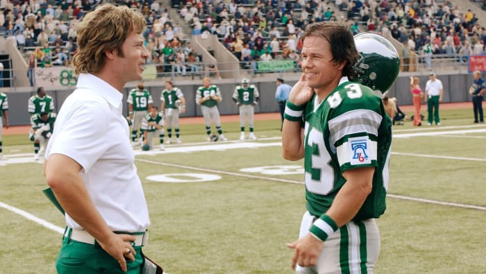 Greg Kinnear and Mark Wahlberg in 