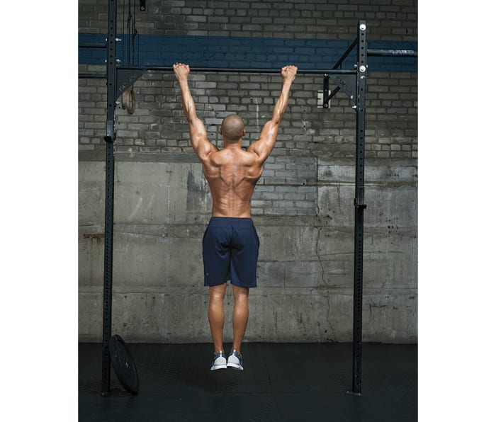 Dead hang from pullup bar
