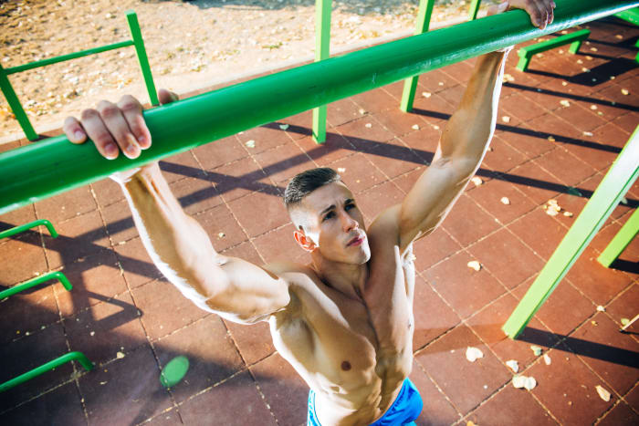 Wide-grip pullups