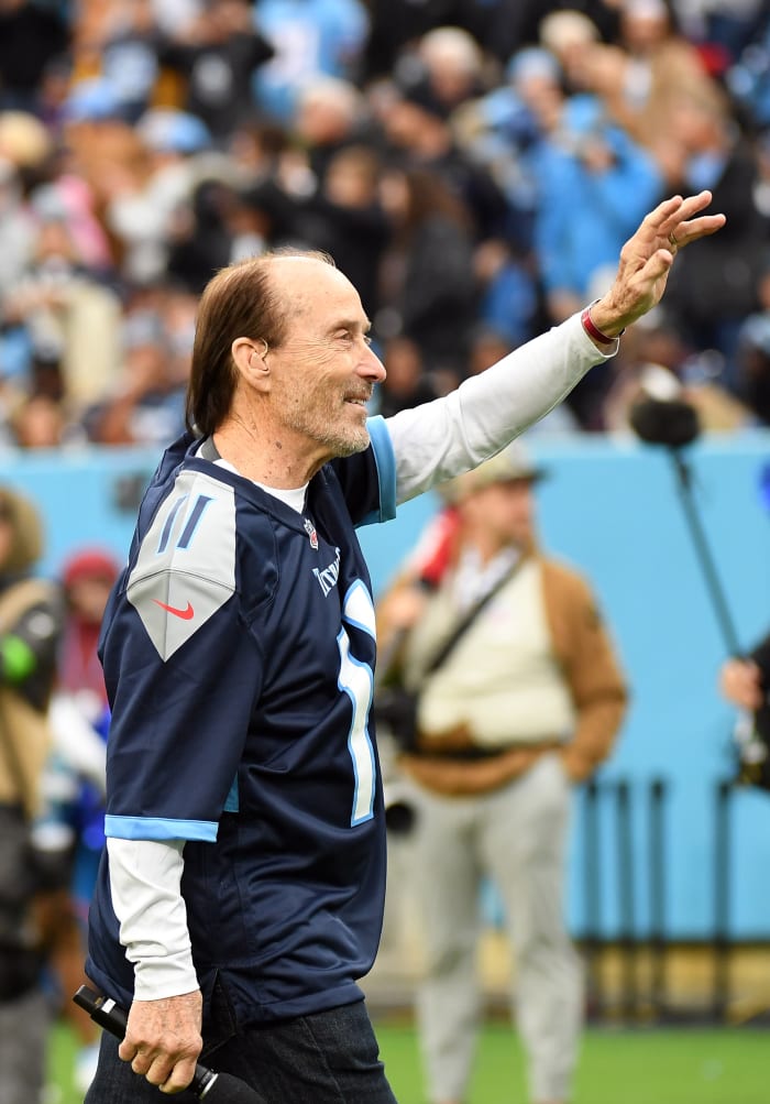 Lee Greenwood Belts Out 'God Bless the USA' During PanthersTitans Game