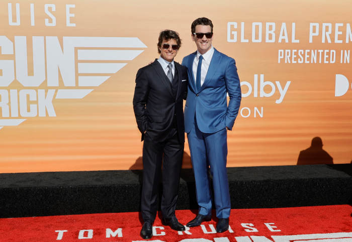 SAN DIEGO, CALIFORNIA - MAY 04: (L-R) Tom Cruise and Miles Teller attend the Global Premiere of "Top Gun: Maverick" on May 04, 2022 in San Diego, California. (Photo by Kevin Winter/Getty Images for Paramount Pictures)