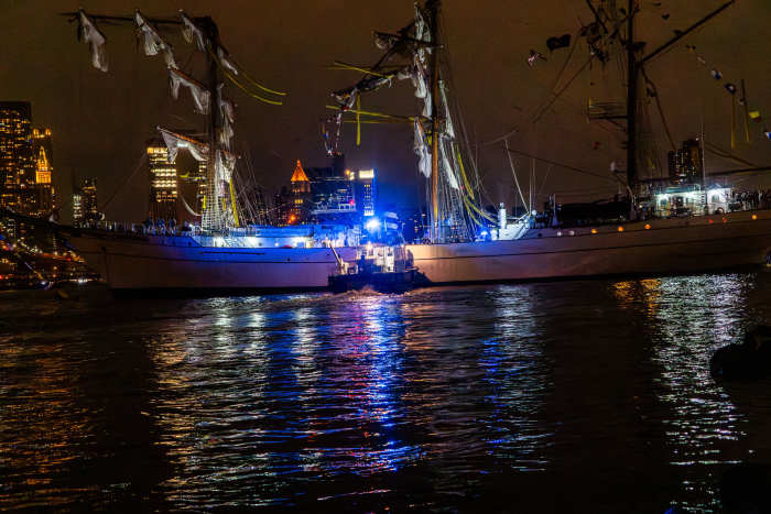 Mexican Navy Sailing Ship Crashes Into Brooklyn Bridge, Dozens Injured Tragic Update After Mexican Navy Ship Crashes Into Brooklyn Bridge
