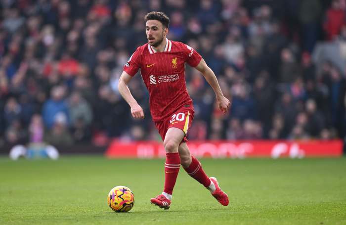 Diogo Jota de Liverpool en action lors du match de Premier League entre Liverpool FC et Wolverhampton Wanderers FC à Anfield le 16 février 2025 à Liverpool, en Angleterre.