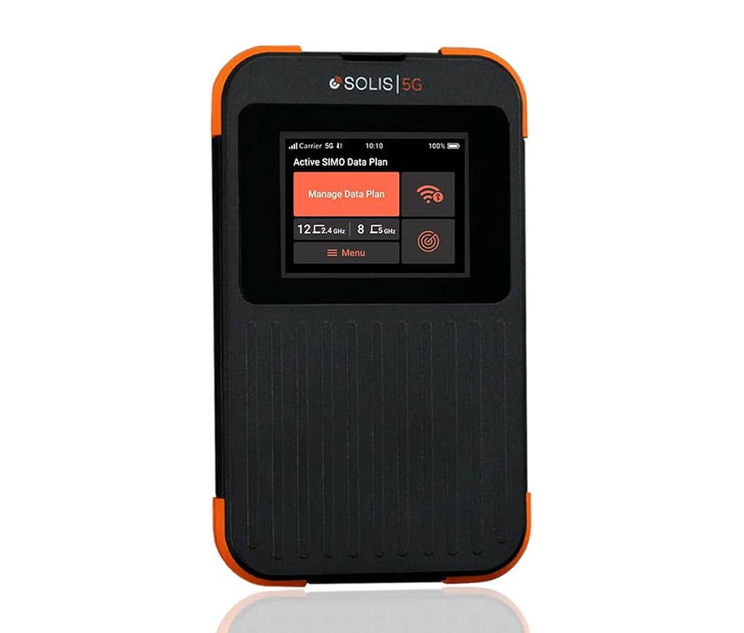 Best Travel Gifts for Men Solis 5G Hotspot & Power Bank