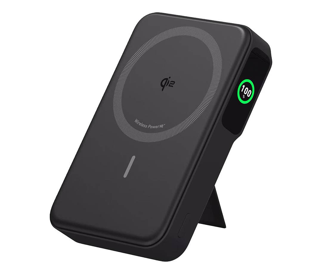 Best Travel Gifts for Men Anker MagGo Power Bank 10K