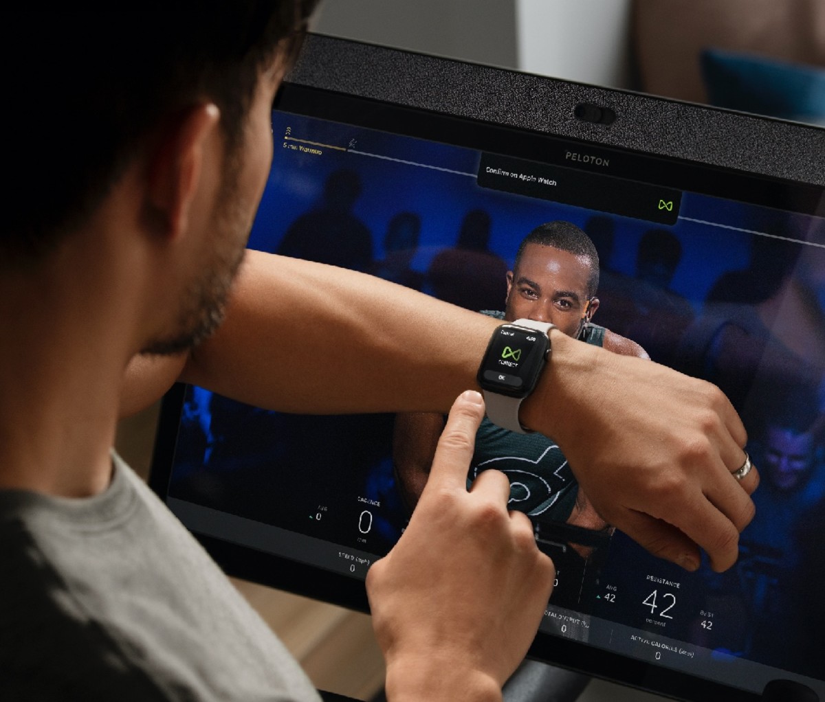 Use apple watch with 2025 peloton bike