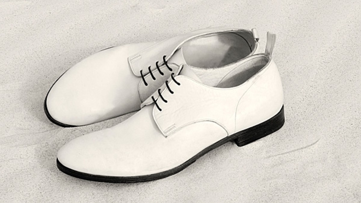 How To Keep Your White Shoes White This Summer