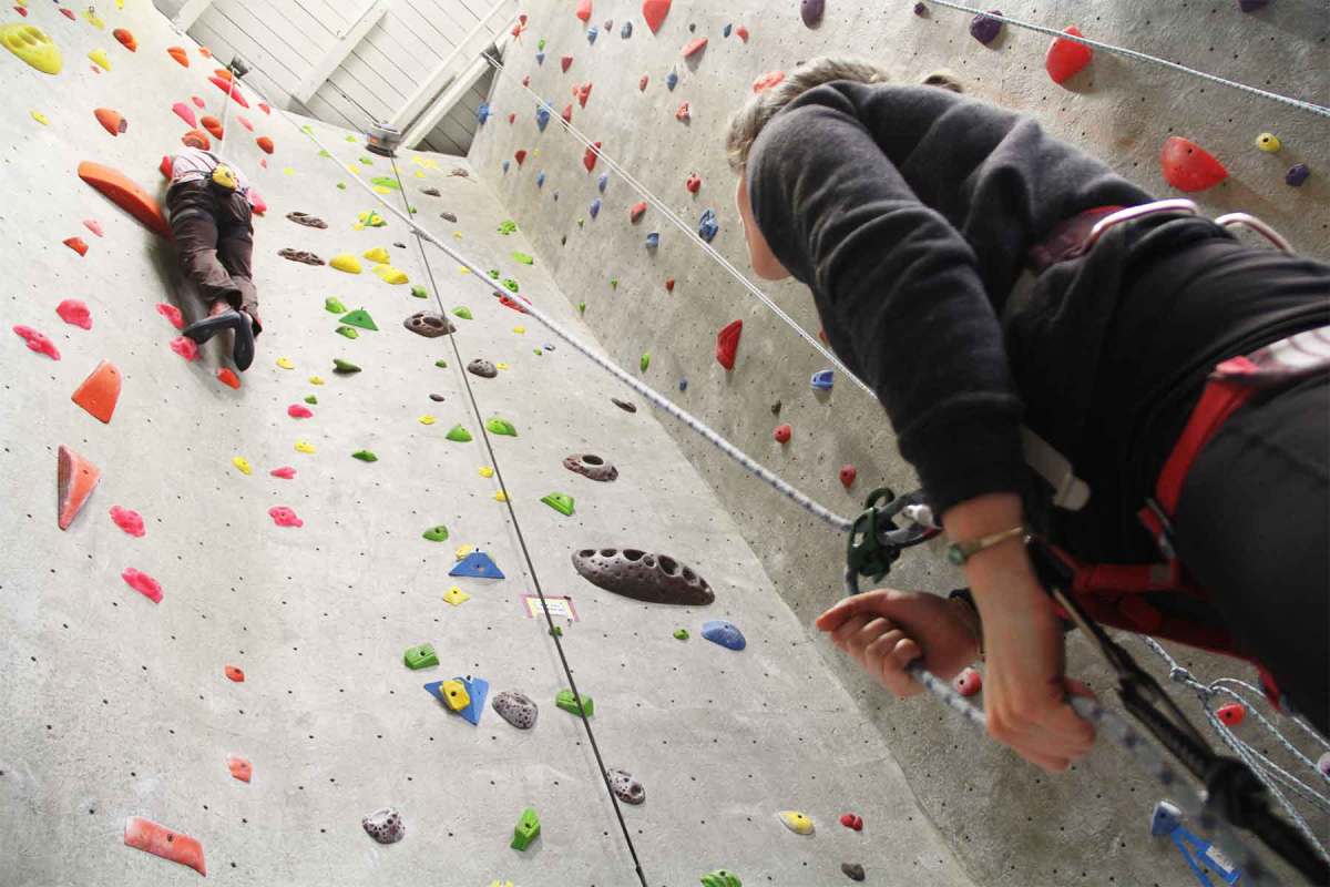 As rock gyms climb in popularity, what are the effects on ethics? - Men's  Journal