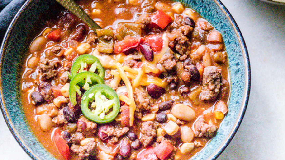 Recipe: How to Make Slow Cooker Lamb Chili With Red Wine - Men's Journal
