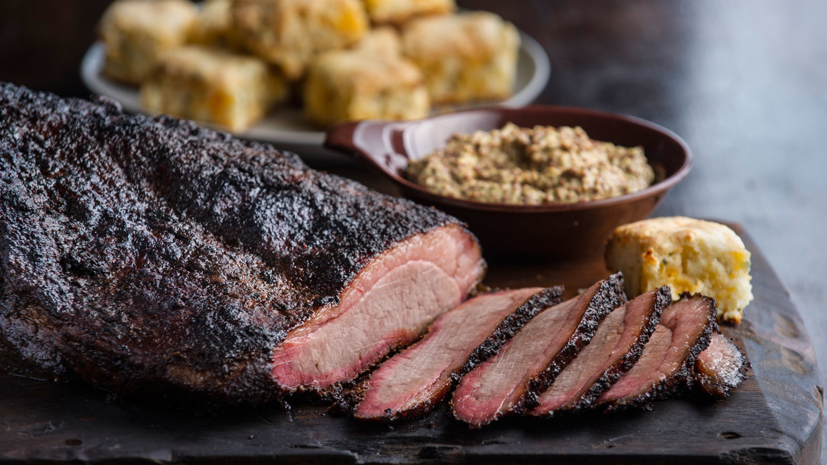 9 Expert Tips for Making Perfect BBQ Brisket on the Grill Men's Journal