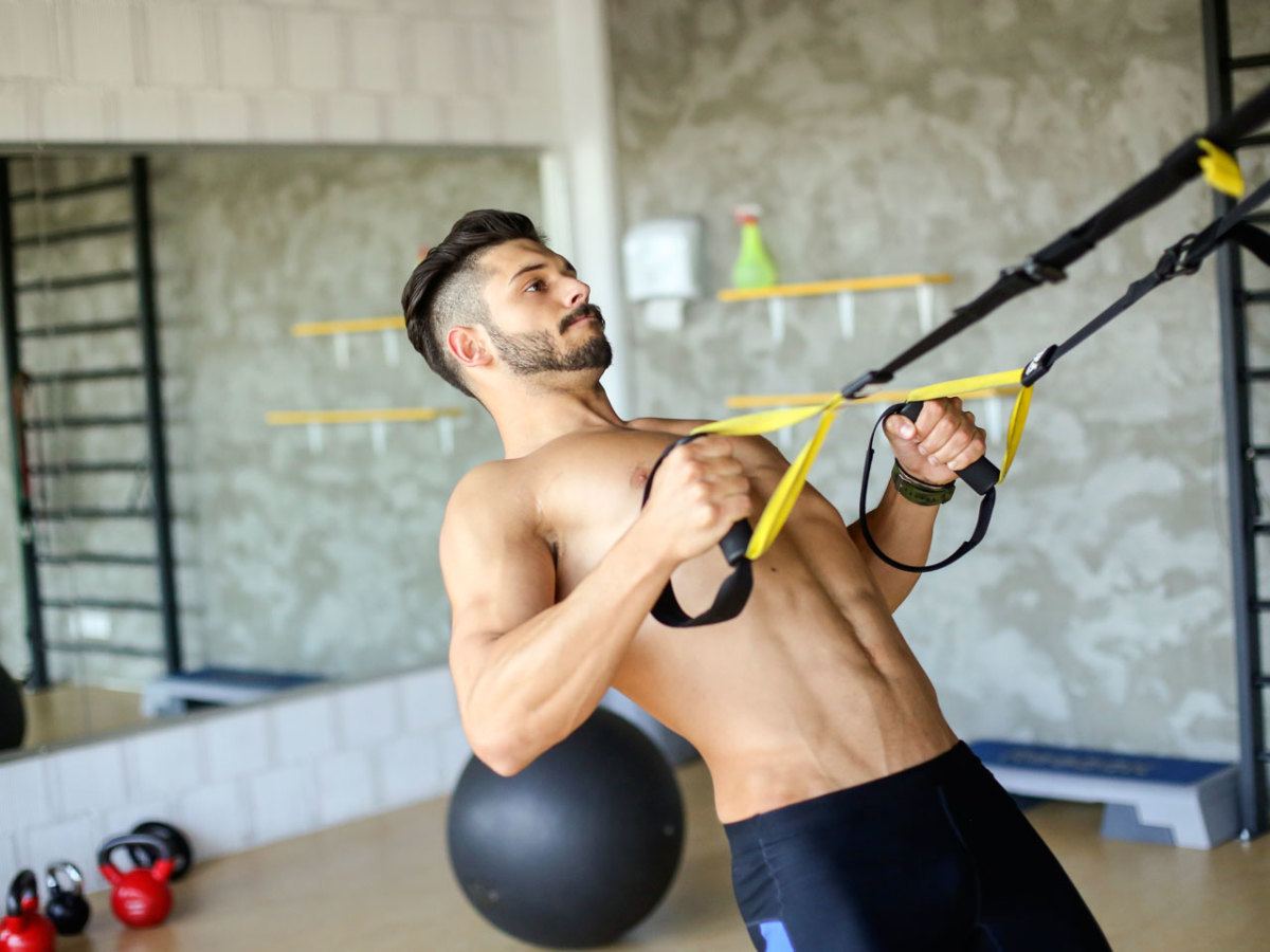 The TRX Row Is the Back Workout Swap You Need in Your Life - Form