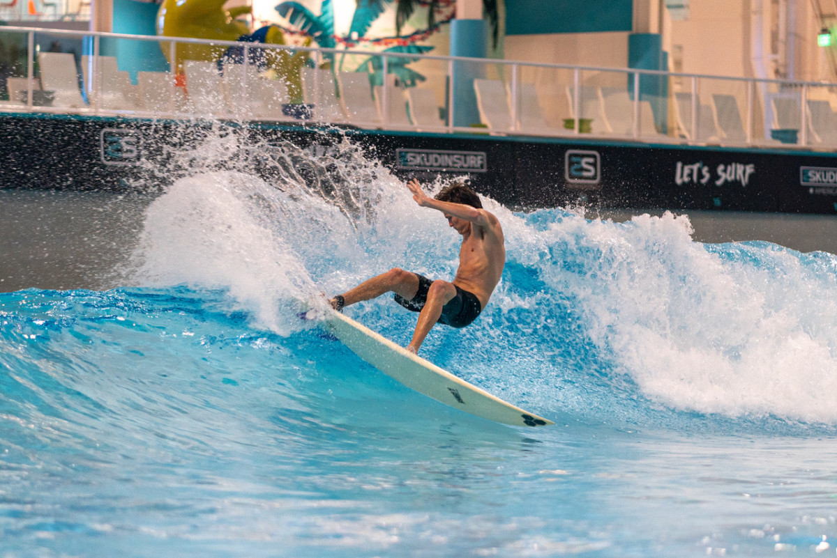 Skudin Surf at American Dream - Indoor Wave Pool