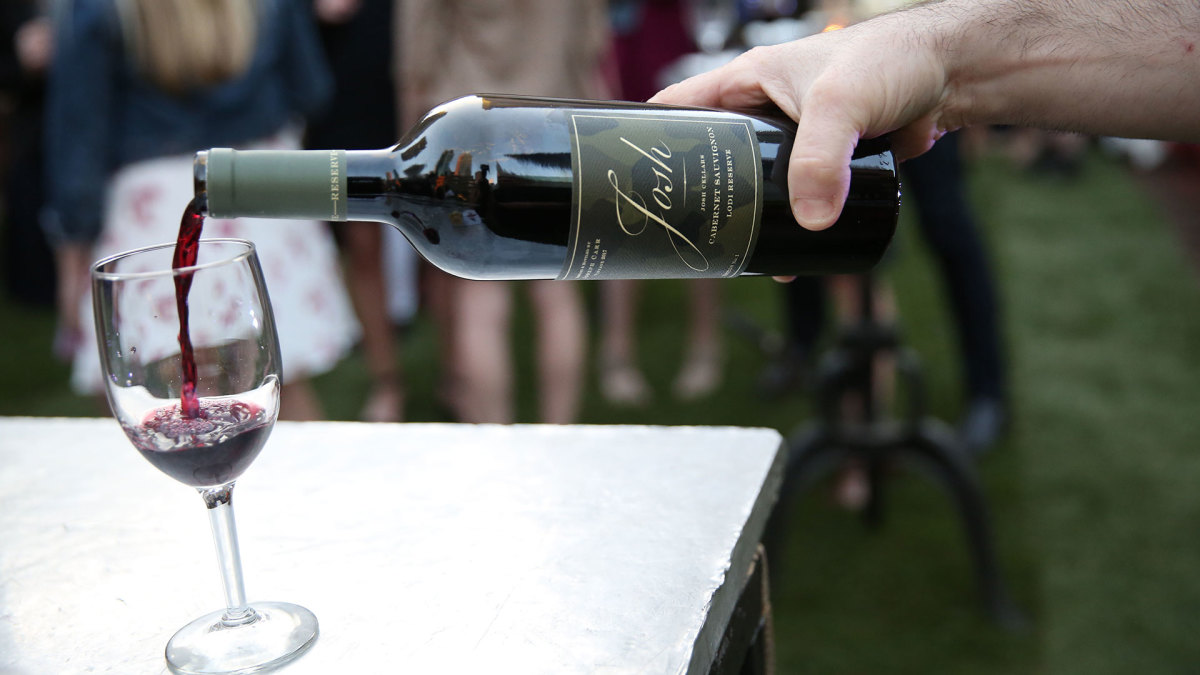 LimitedEdition Josh Cellars Lodi Reserve Supports Troops Men's Journal