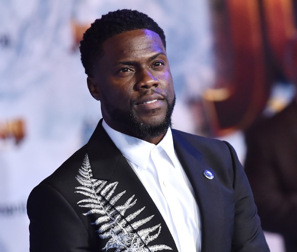 Foto de Kevin Hart na cabeça