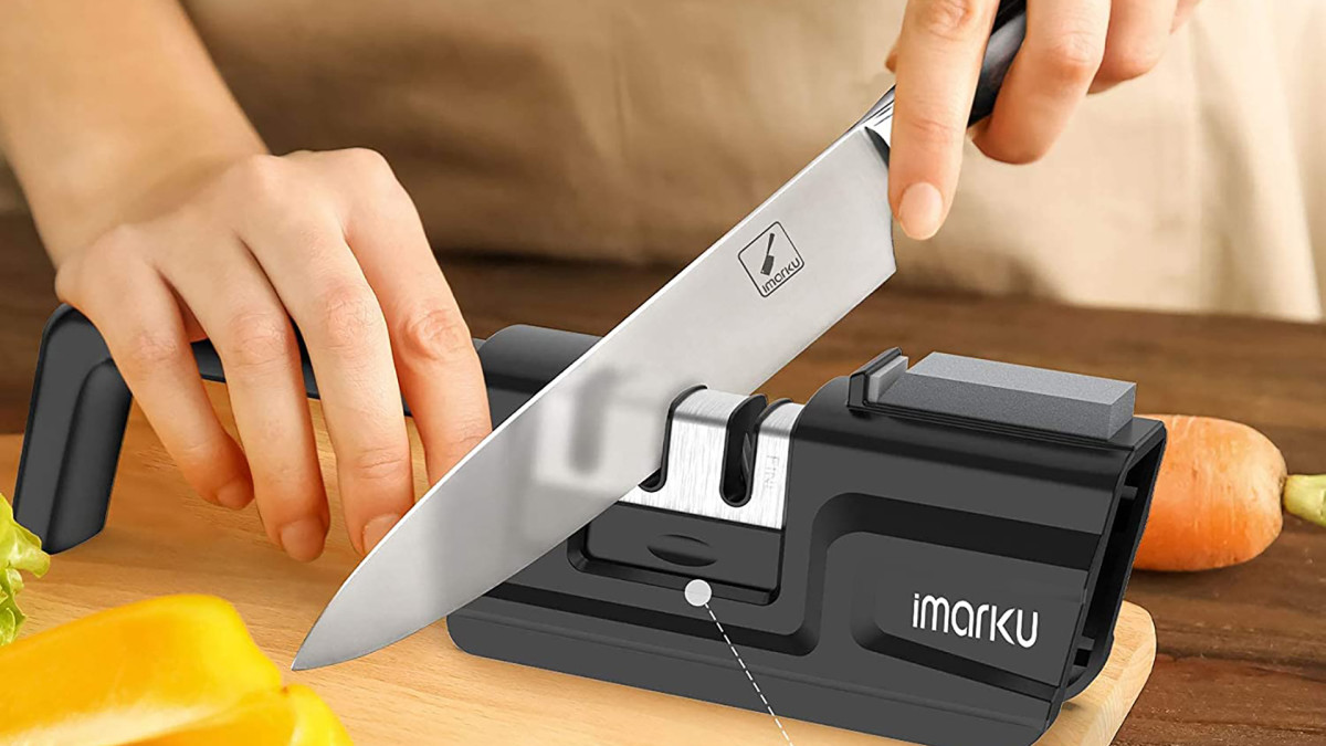 This professional 3 stage electric knife sharpener keeps 20 degree