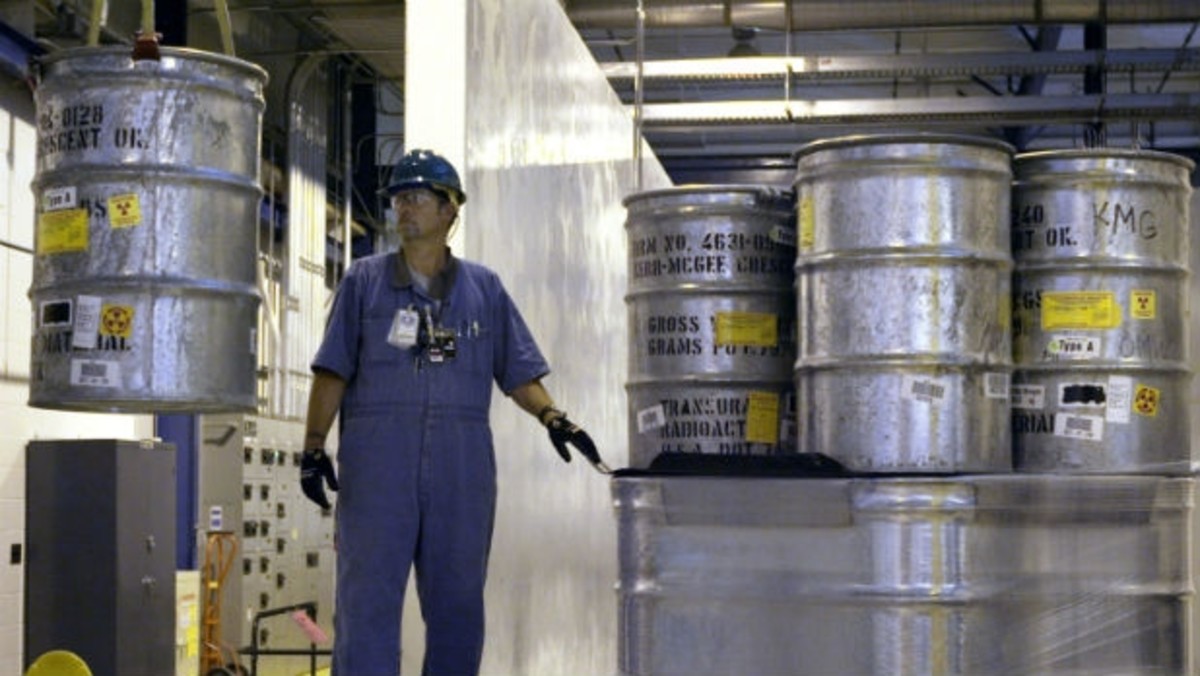 Report Finds Kitty Litter Caused Nuclear Waste Explosion Men's Journal