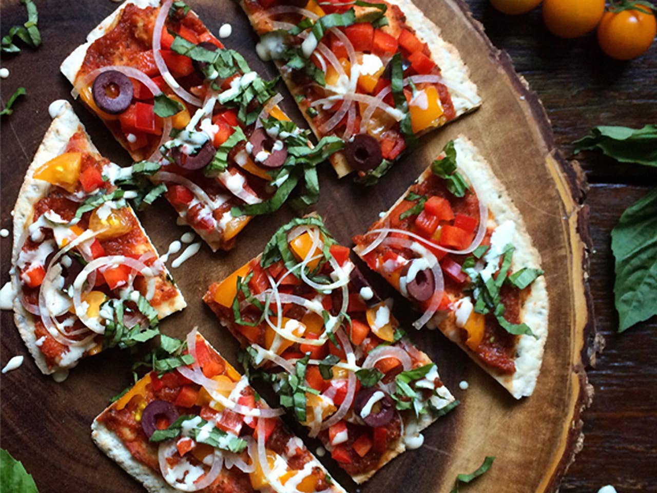 Recipe: How to Make a Farmer's Market Thin-Crust Pizza