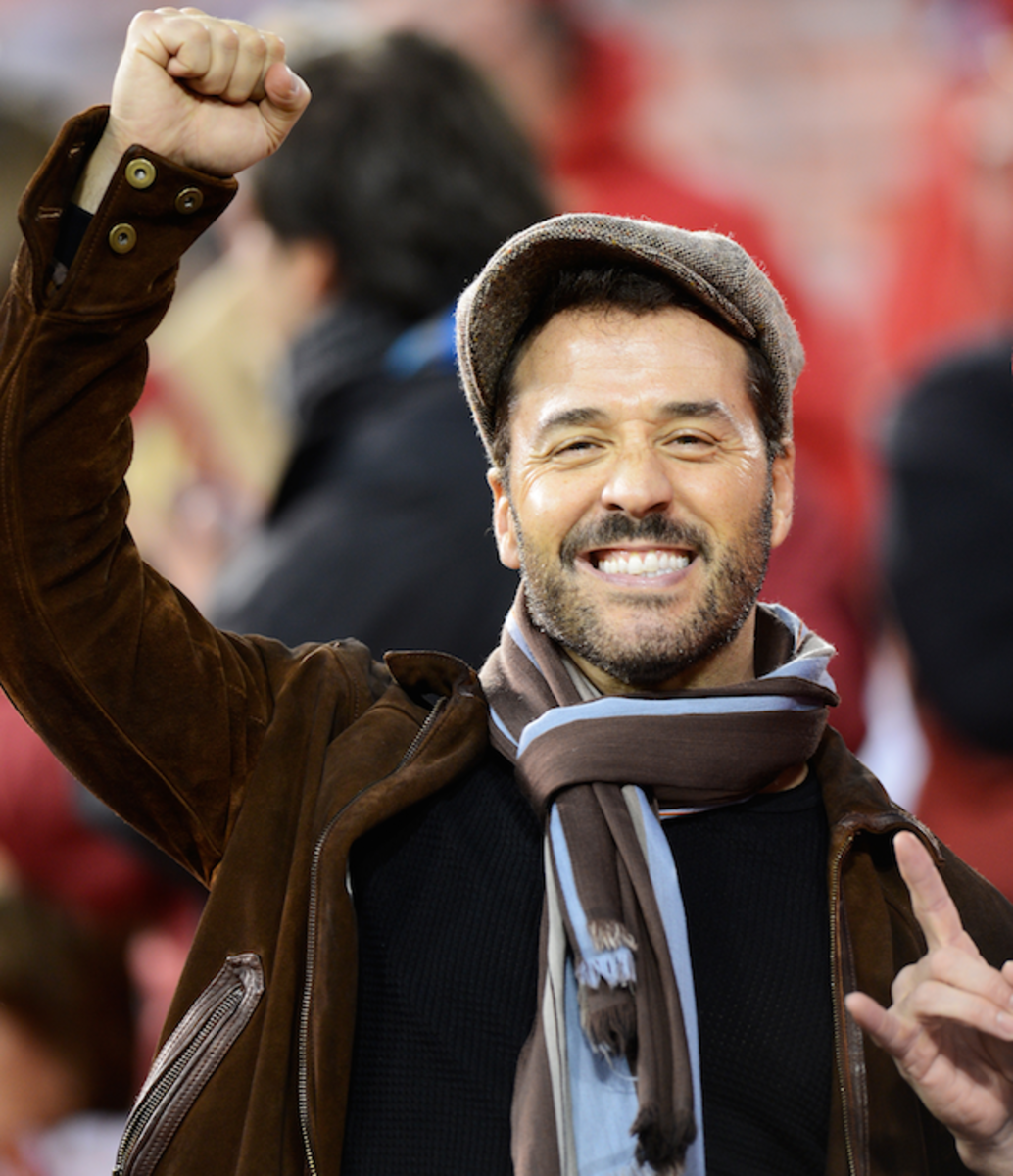 Build Character With Jeremy Piven - Men’s Journal