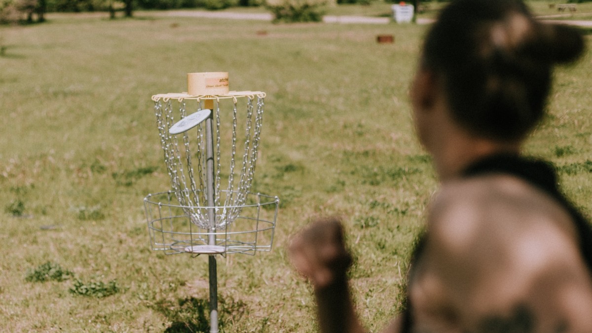 Disc Golf The Ultimate Beginner's Guide Men's Journal Men's Journal