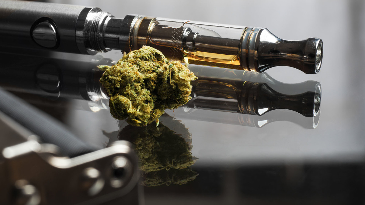 Vaping-Related Deaths & Illness: Are E-Cigs & Weed Vape Pens Safe? - Men's Journal